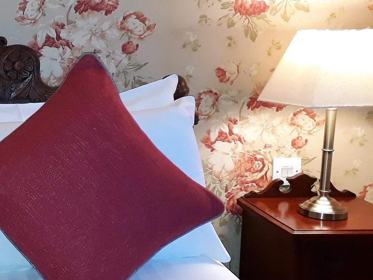 One Holyrood Hotel & Cafe 新港 外观 照片