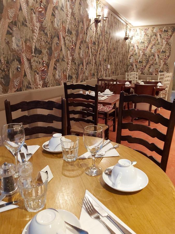 One Holyrood Hotel & Cafe 新港 外观 照片