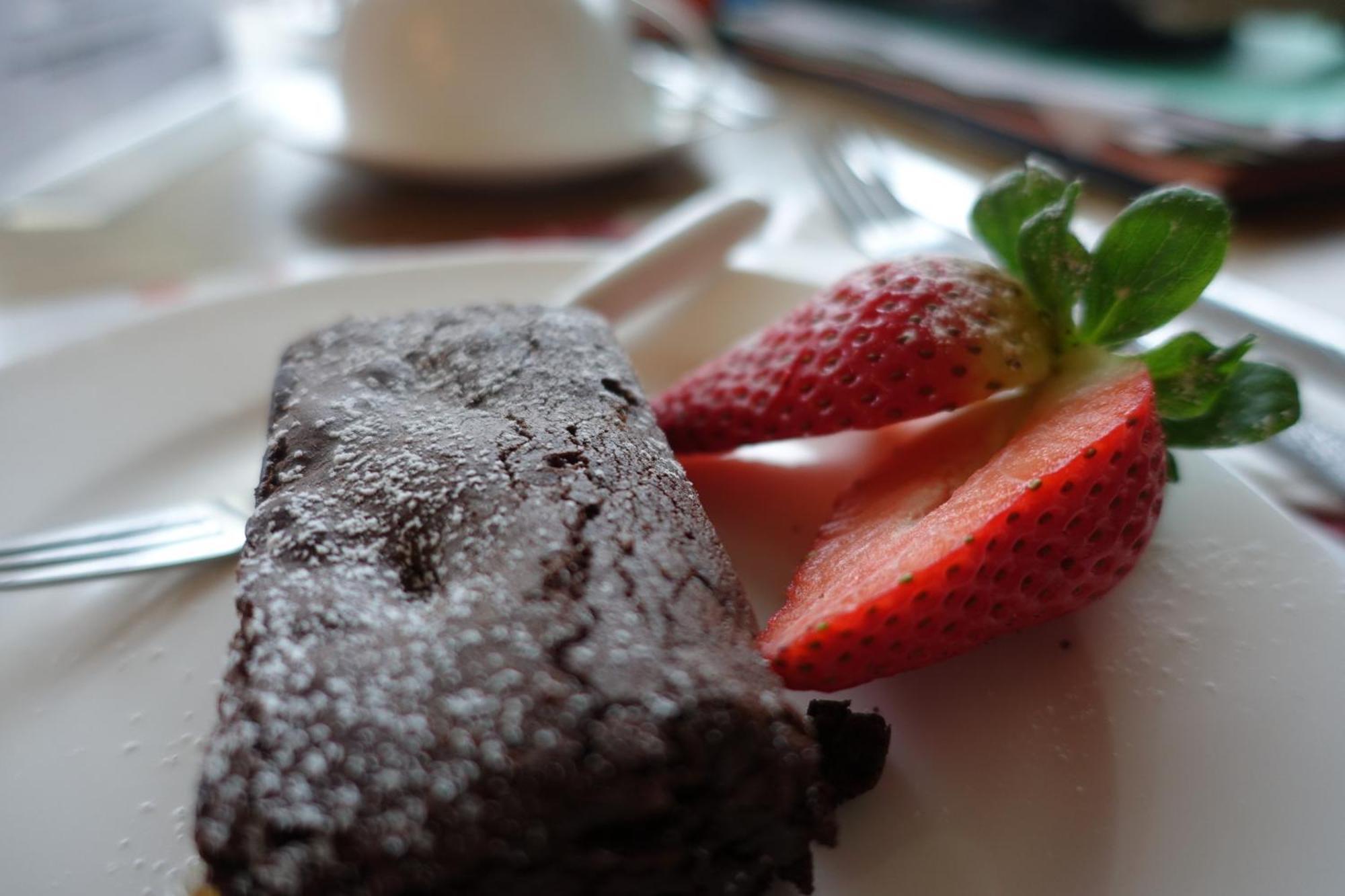 One Holyrood Hotel & Cafe 新港 外观 照片